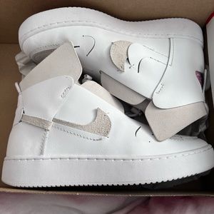 W Nike vandalized lx